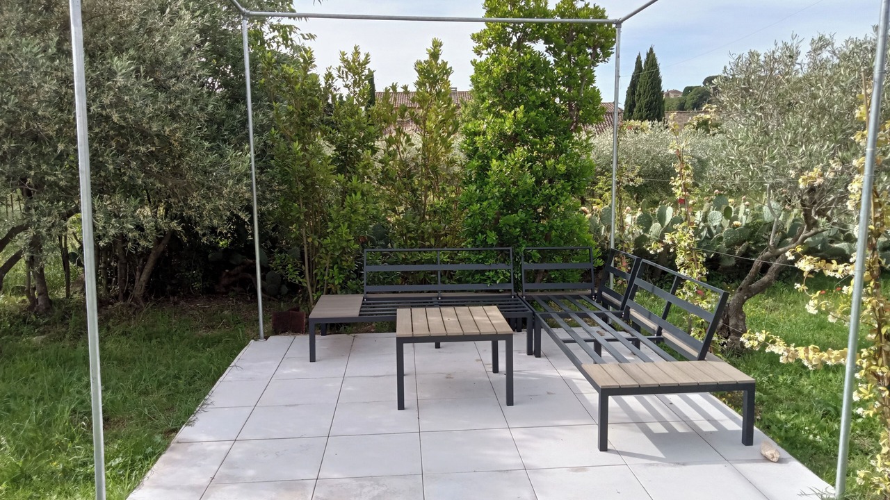 Photo of Patio Balcony in Castillon-du-Gard