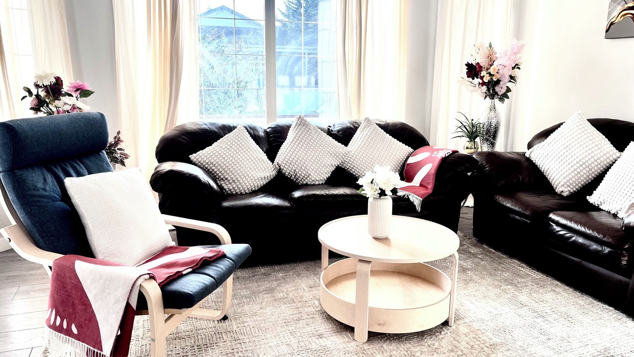 Photo of Livingroom in Shawnessy