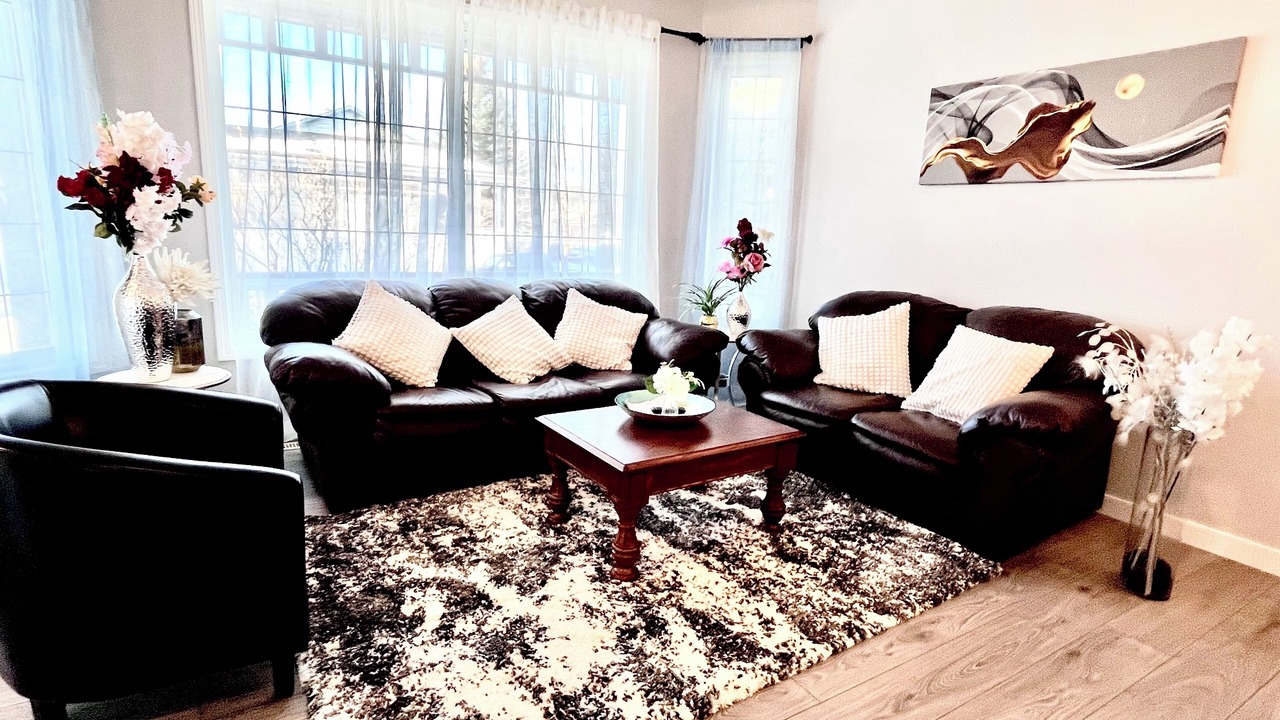 Photo of Livingroom in Shawnessy