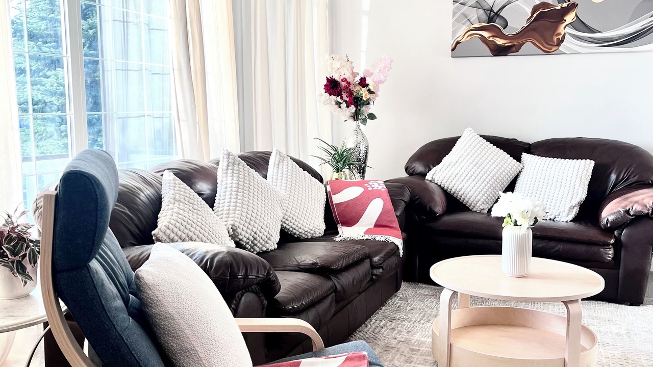 Photo of Livingroom in Shawnessy