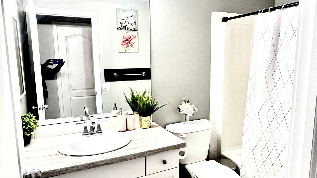 Photo of Bathroom in Shawnessy