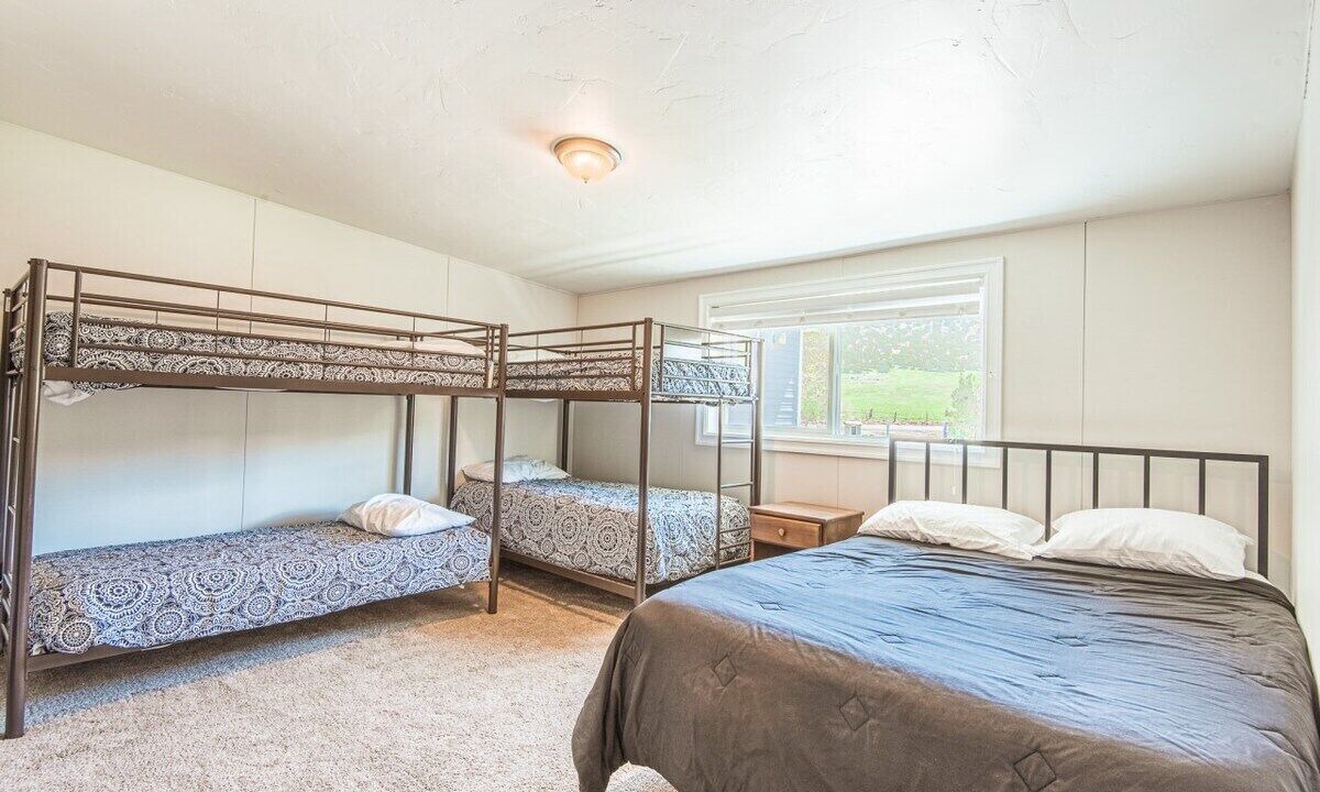 Photo of Bedroom in Laketown