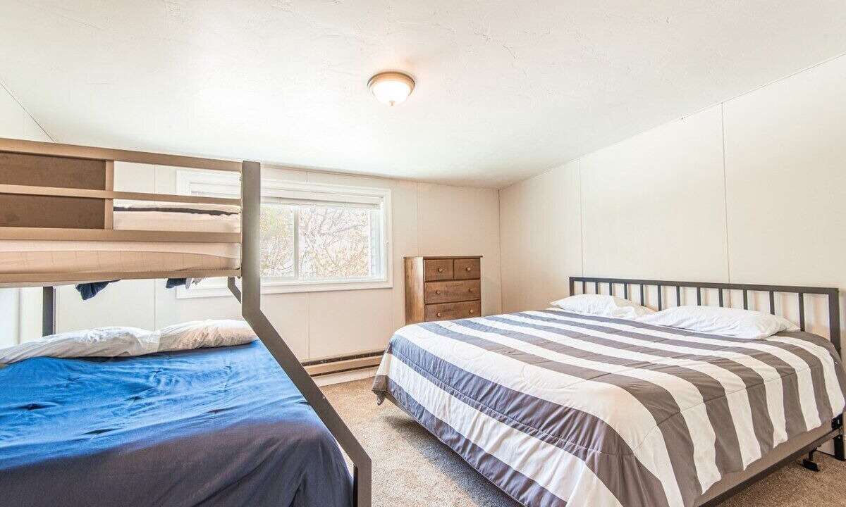Photo of Bedroom in Laketown
