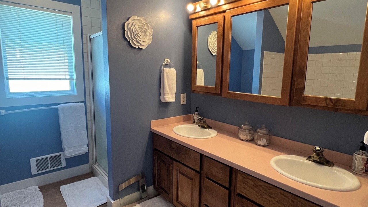 Photo of Bathroom in Gardiner