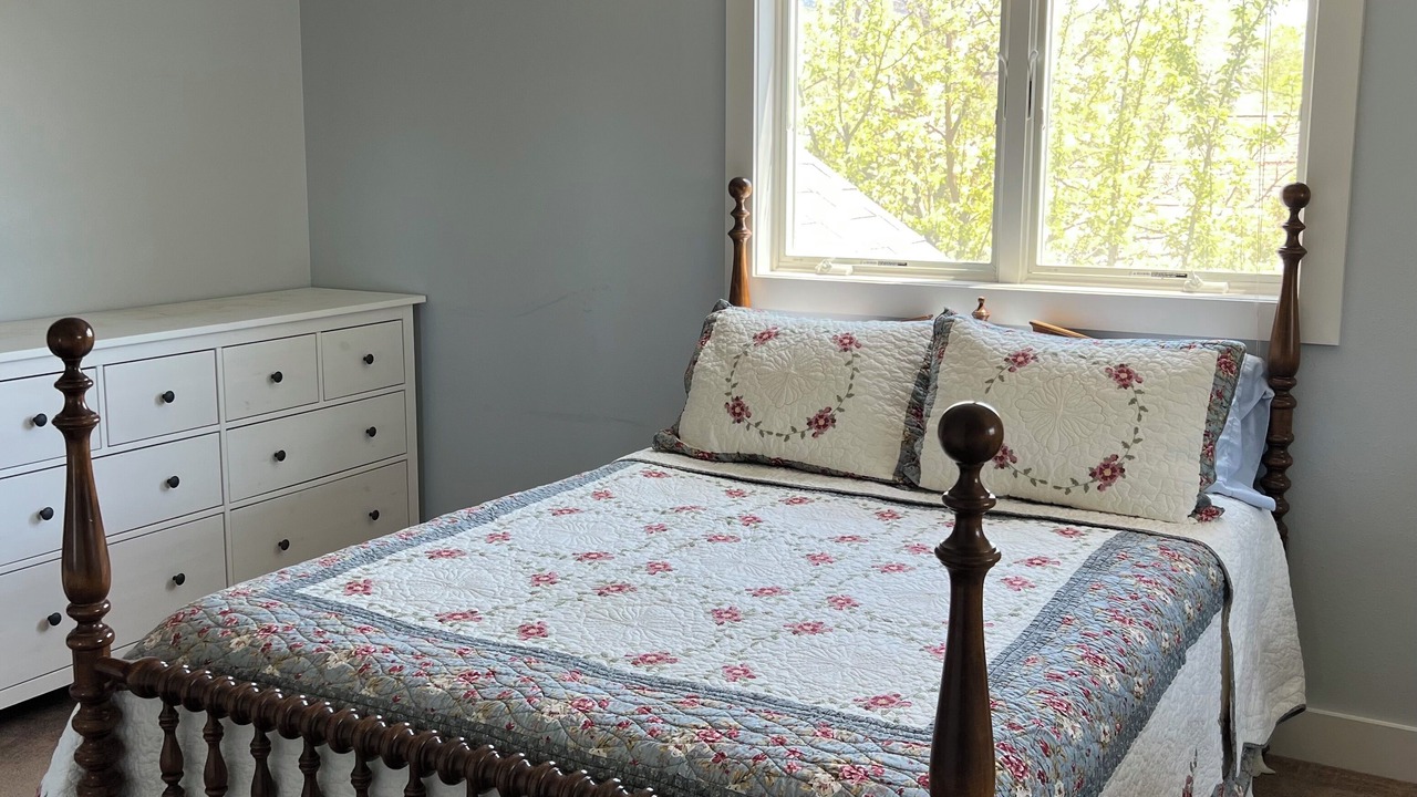 Photo of Bedroom in Gardiner