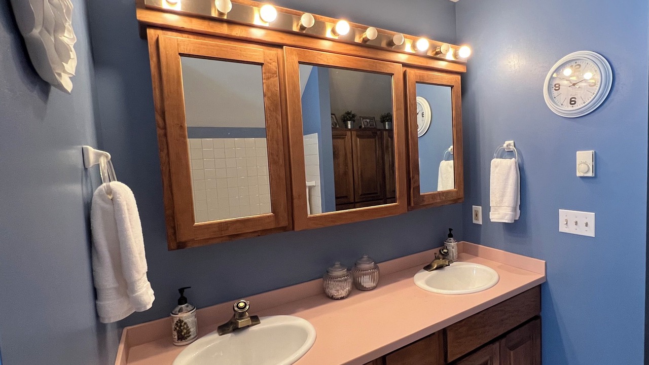 Photo of Bathroom in Gardiner
