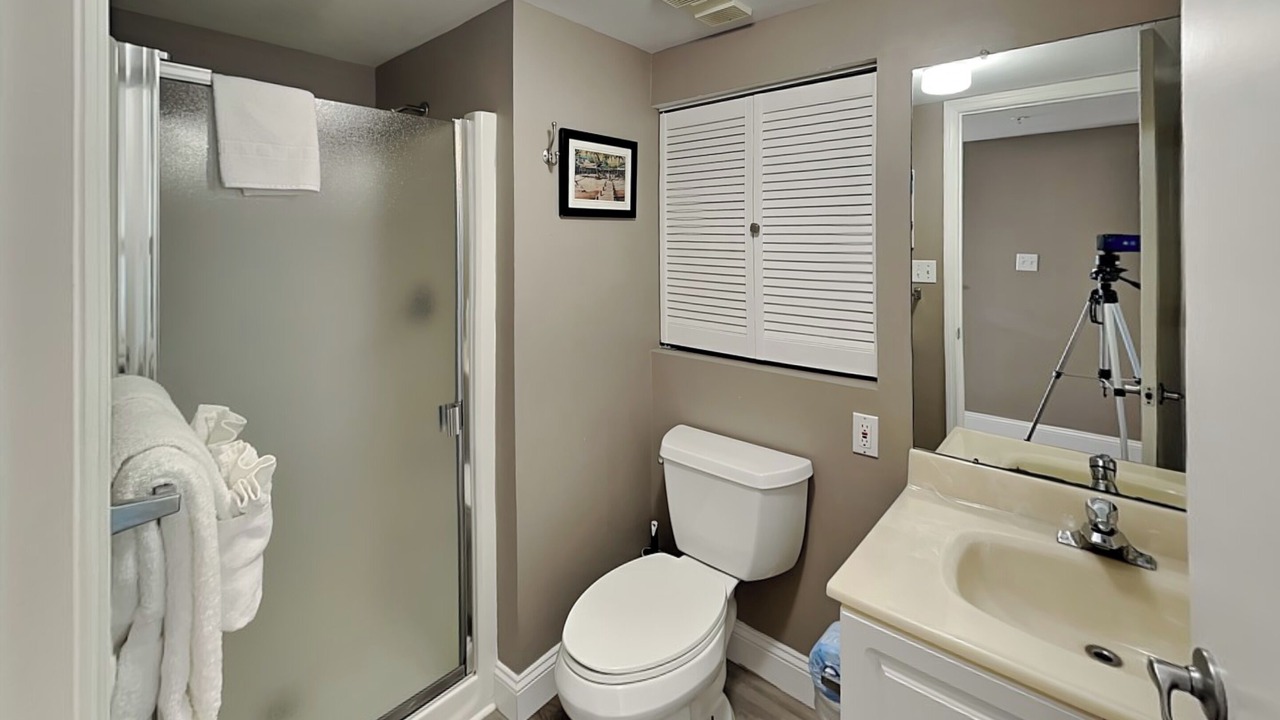 Photo of Bathroom in Seawinds Condo