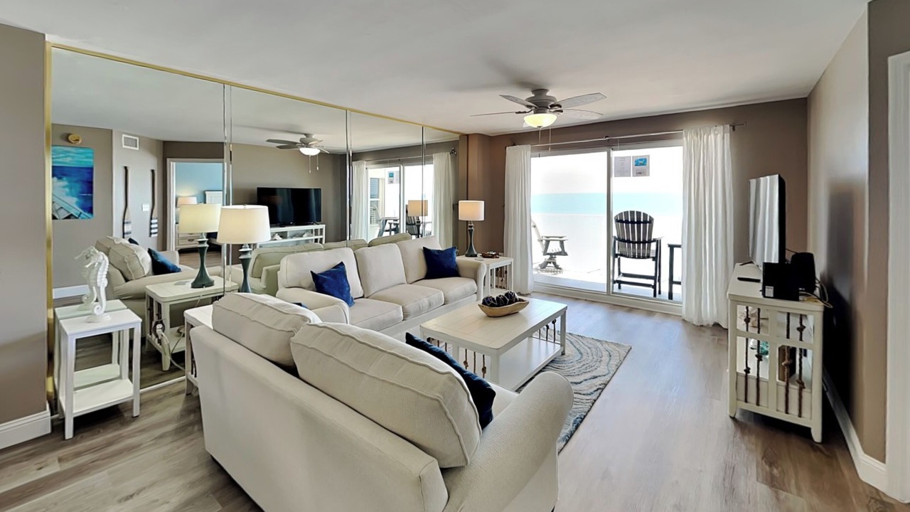 Photo of Livingroom in Seawinds Condo