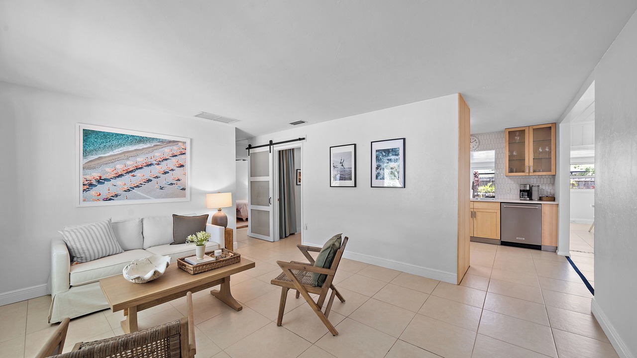 Photo of Livingroom in Paver Park