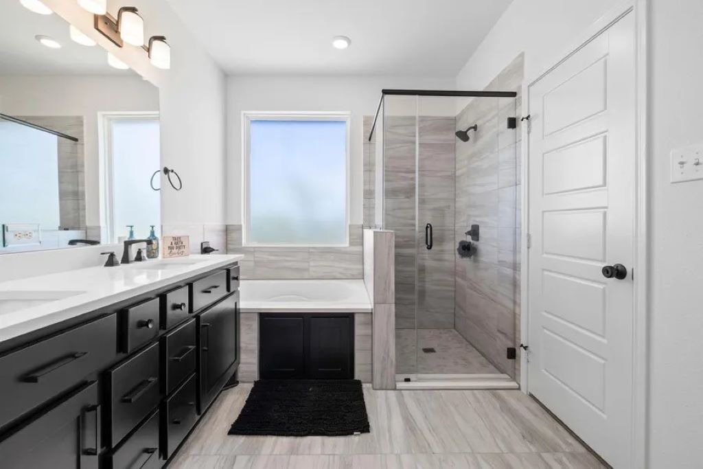 Photo of Bathroom in Lometa