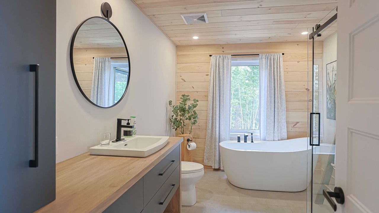Photo of Bathroom in Saint-Alphonse-Rodriguez