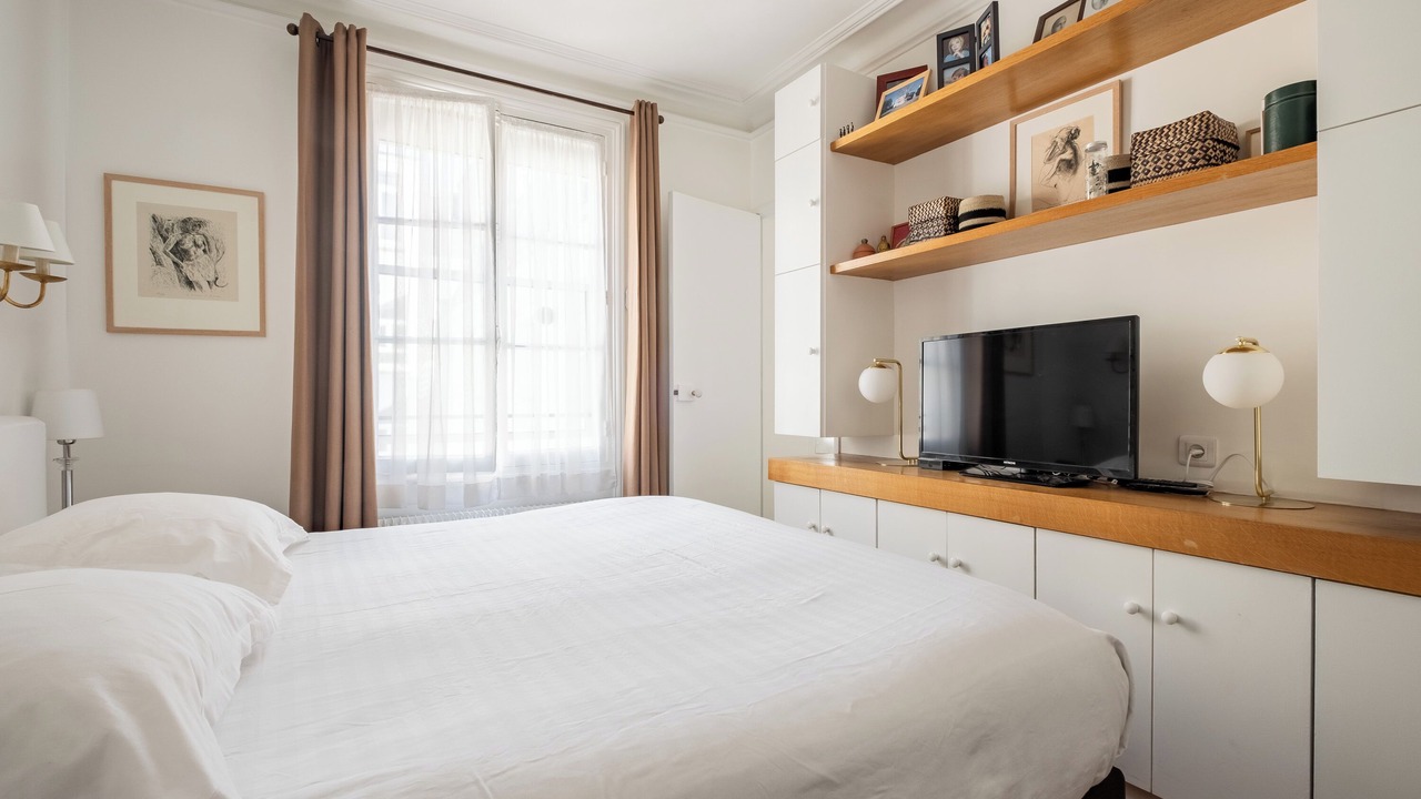 Photo of Bedroom in 17th Arrondissement