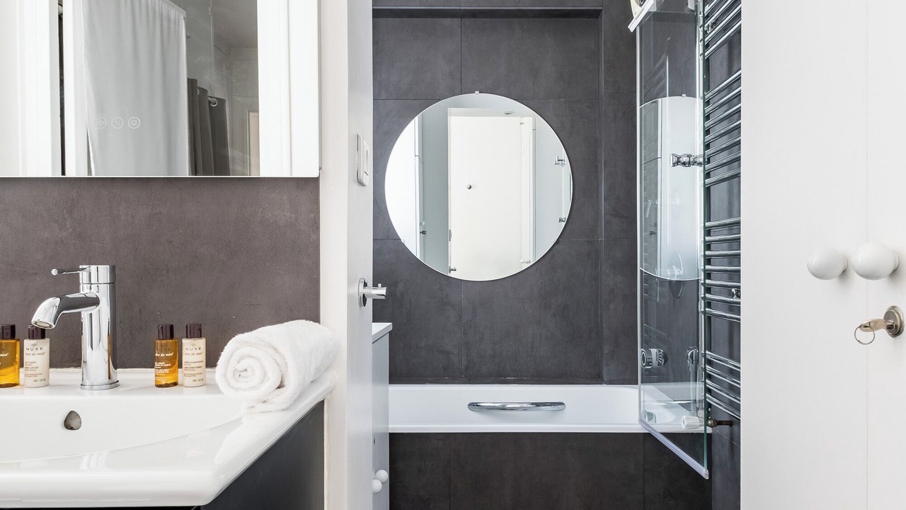 Photo of Bathroom in 17th Arrondissement