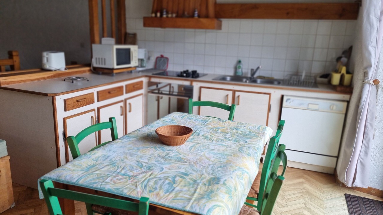 Photo of Kitchen in Montredon-Labessonnie
