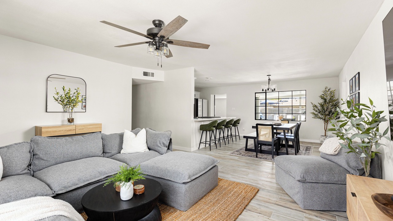 Photo of Livingroom in Scottsdale Country Acres
