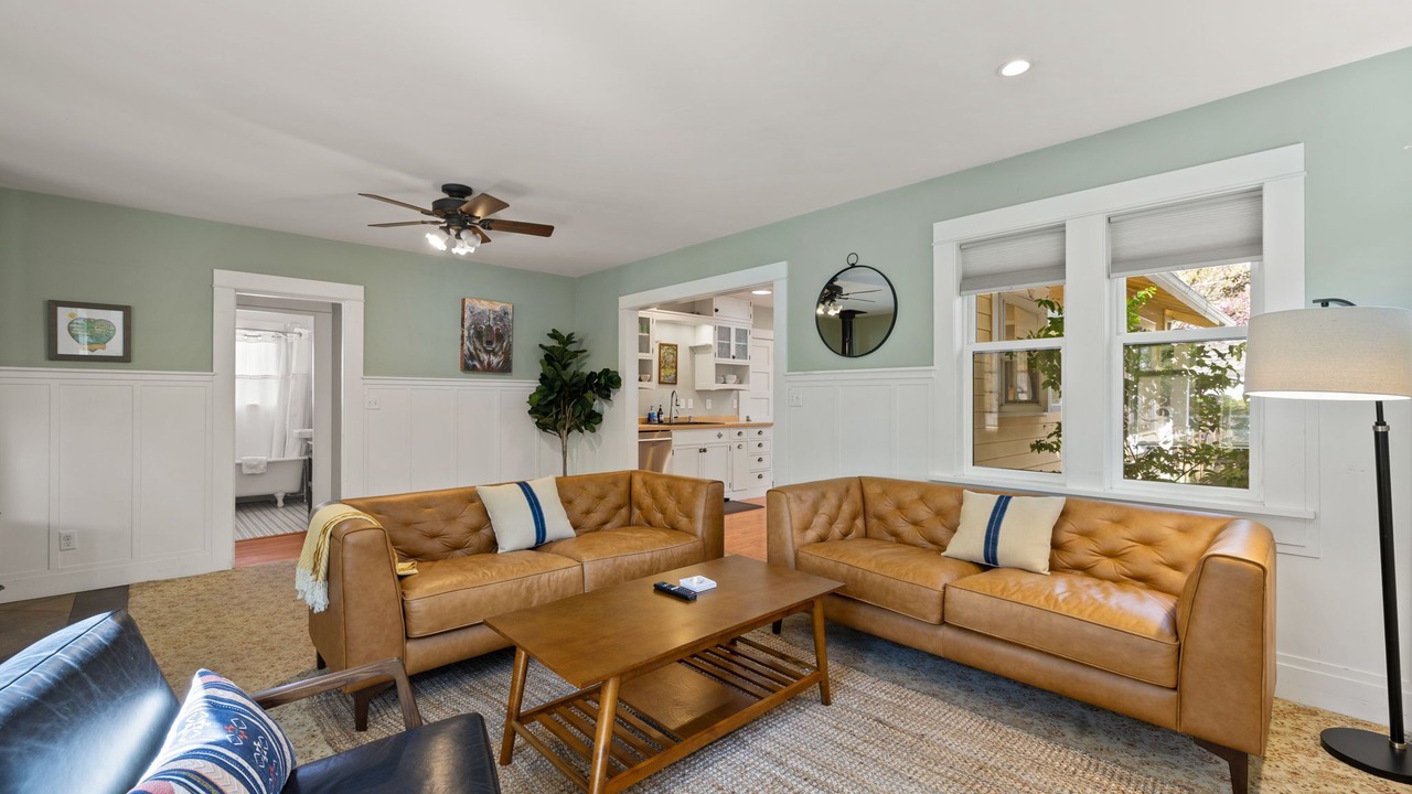 Photo of Livingroom in Bend