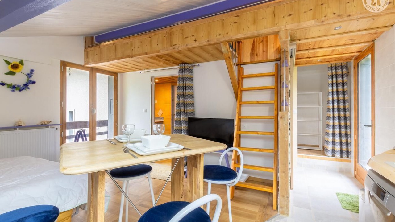 Photo of Bedroom in Pugny-Chatenod