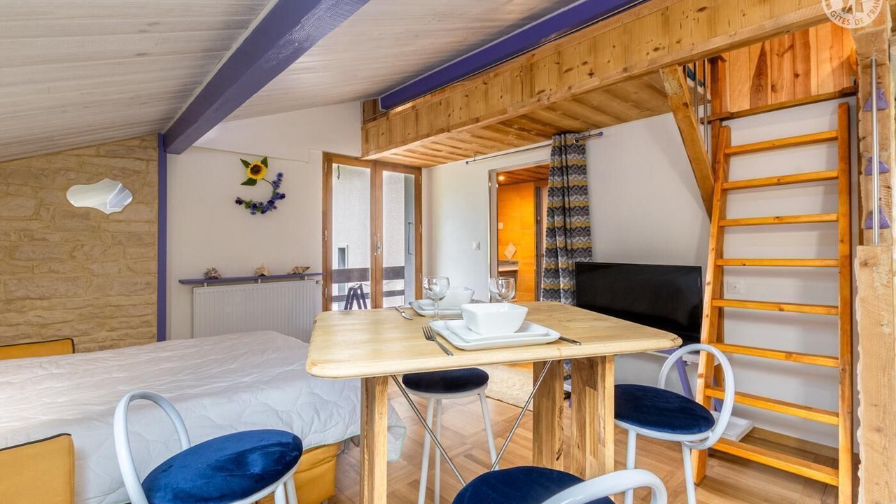 Photo of Bedroom in Pugny-Chatenod