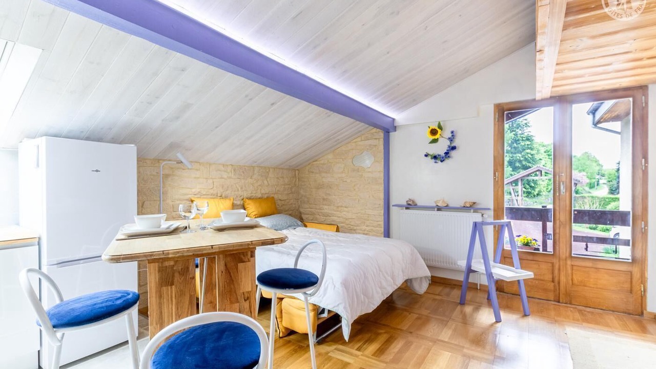 Photo of Bedroom in Pugny-Chatenod