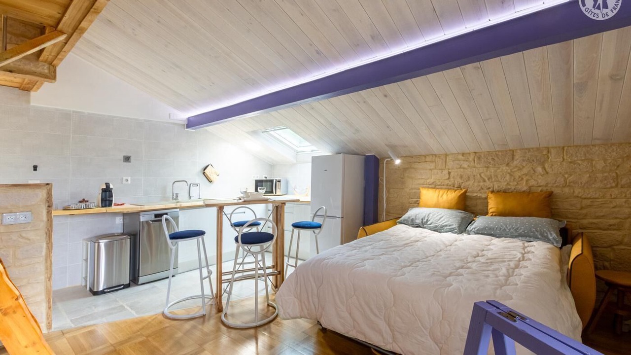 Photo of Bedroom in Pugny-Chatenod