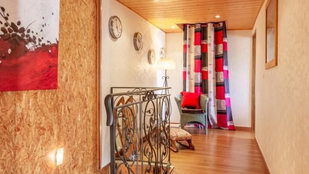 Photo of Others in Ayn