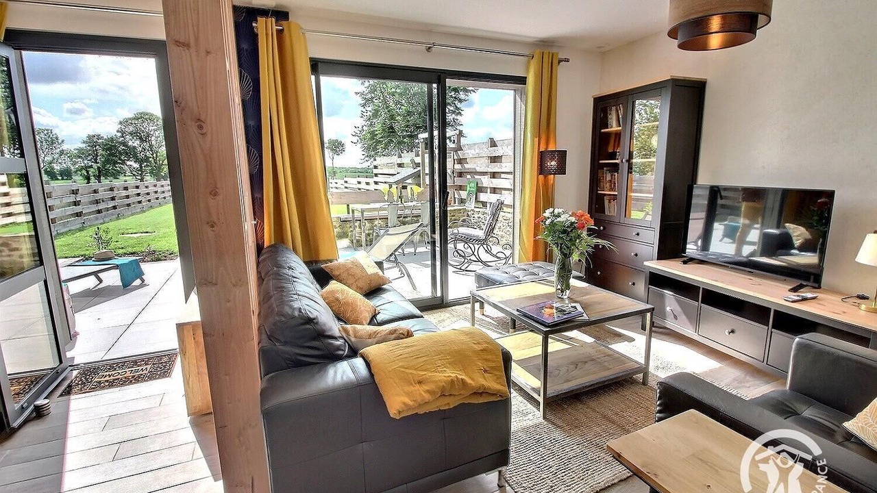 Photo of Livingroom in Les Champs-Geraux