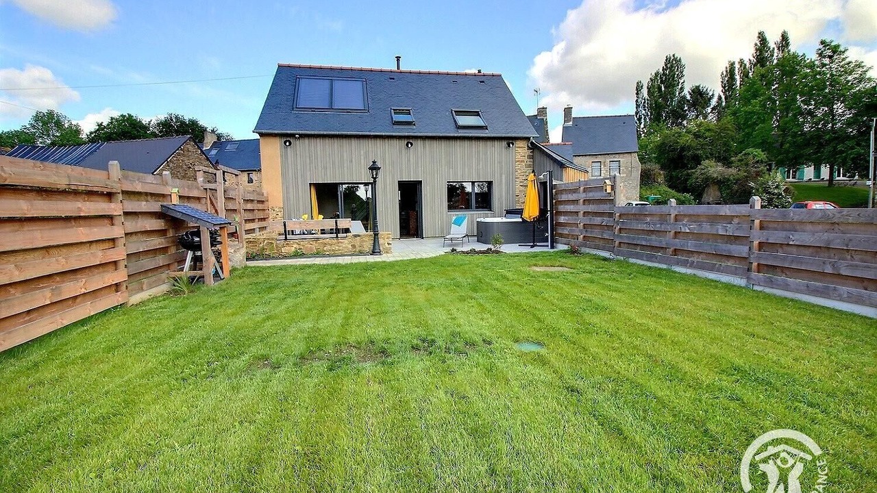 Photo of Outdoor in Les Champs-Geraux