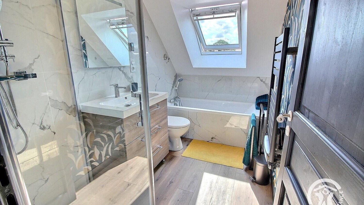 Photo of Bathroom in Les Champs-Geraux