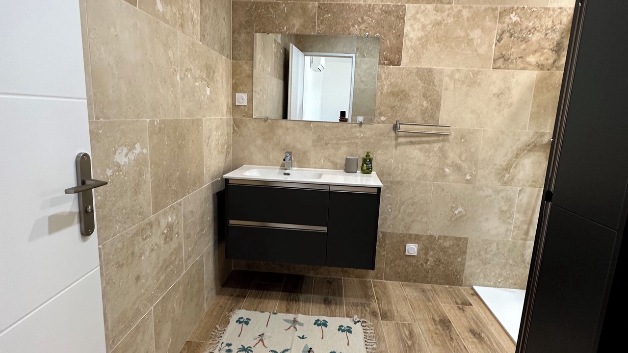 Photo of Bathroom in Aubenas