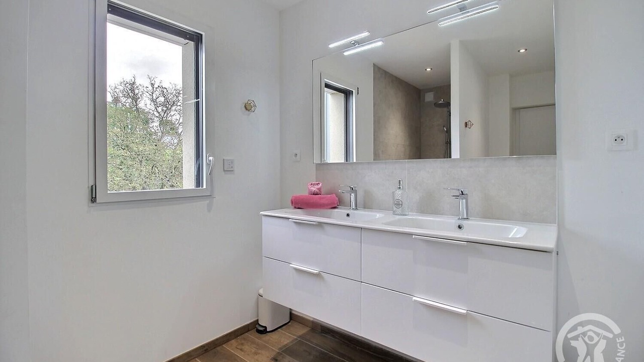 Photo of Bathroom in Etables-sur-Mer