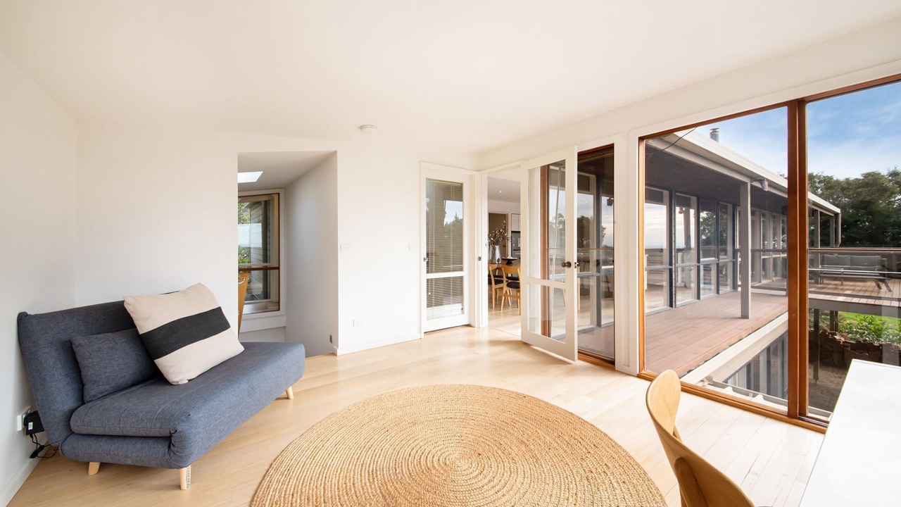 Photo of Livingroom in Red Hill