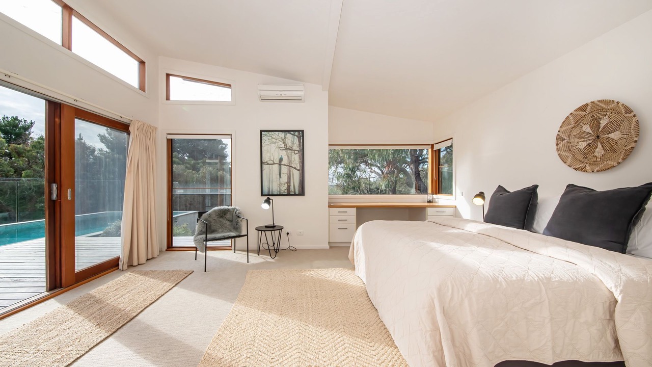 Photo of Others in Red Hill