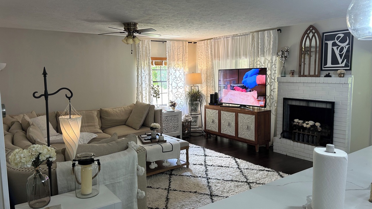 Photo of Livingroom in Saddlebrook