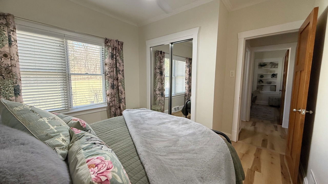 Photo of Bedroom in Algonquin