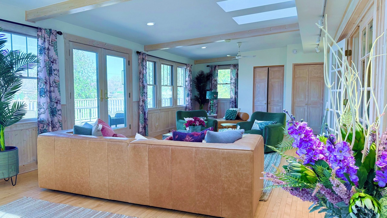 Photo of Livingroom in Algonquin
