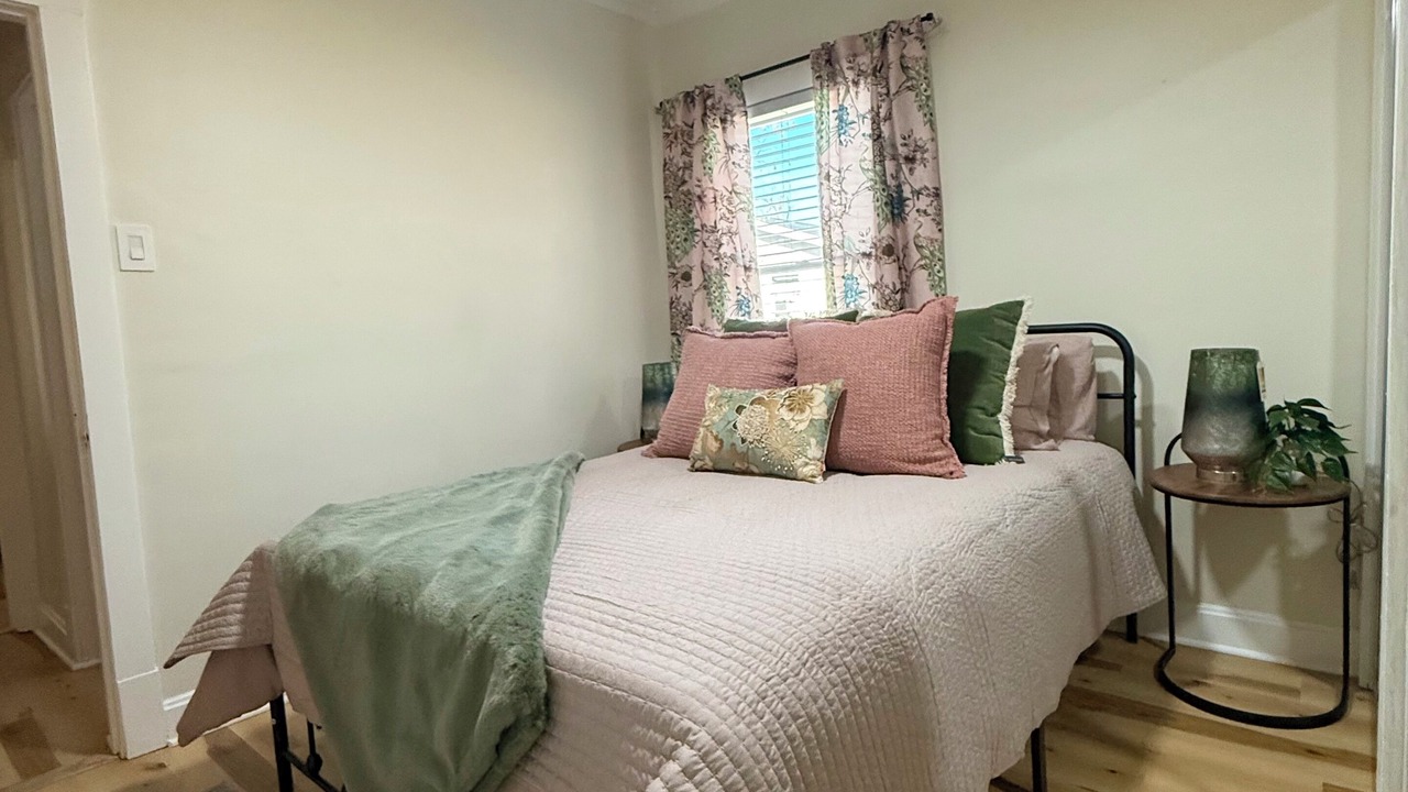 Photo of Bedroom in Algonquin