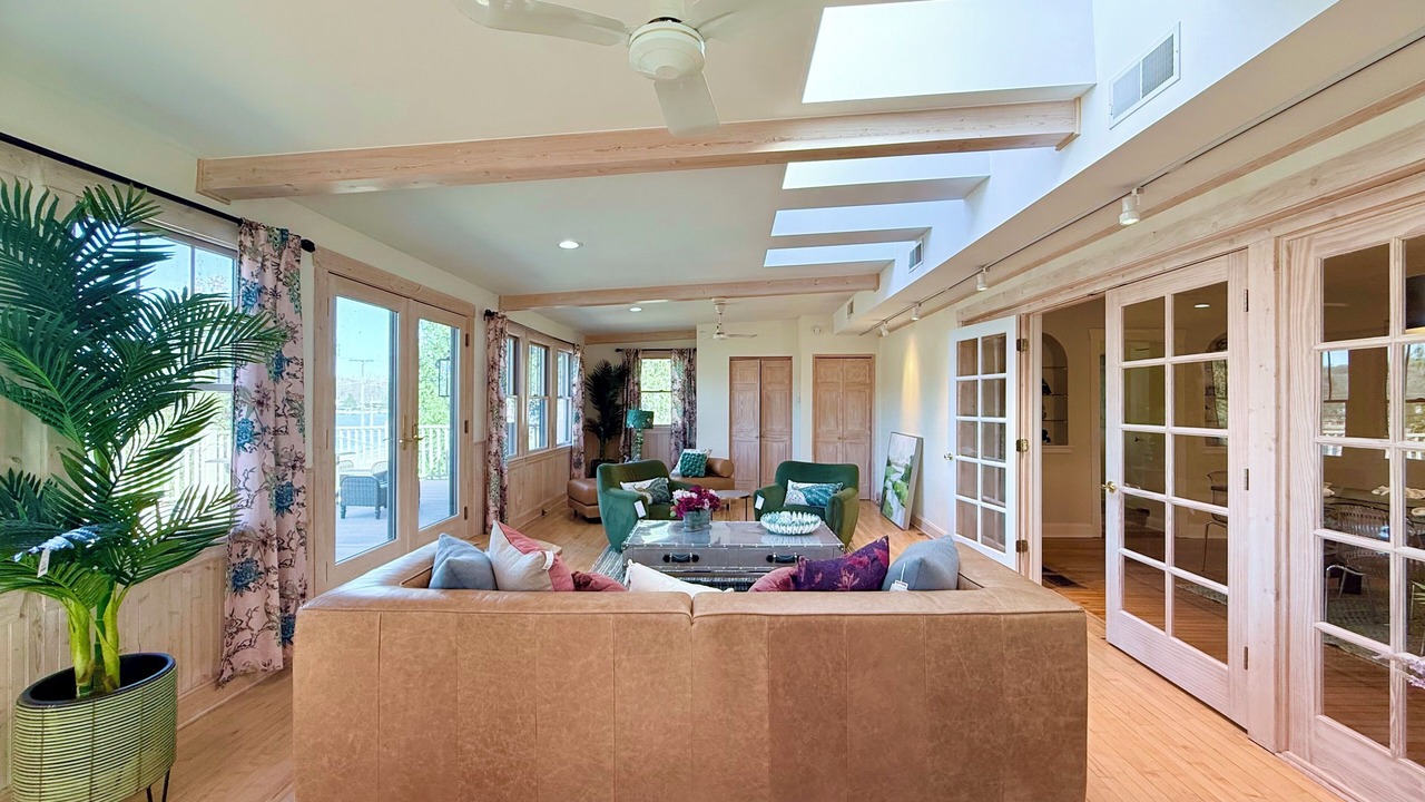 Photo of Livingroom in Algonquin