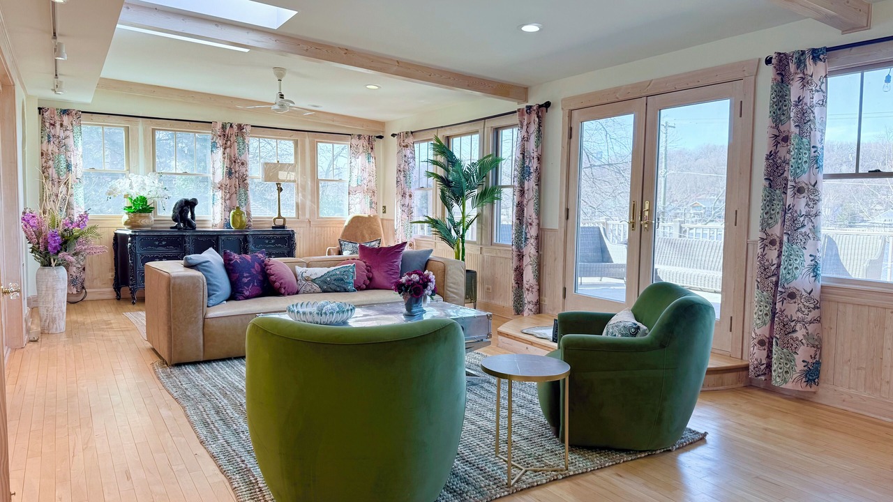 Photo of Livingroom in Algonquin
