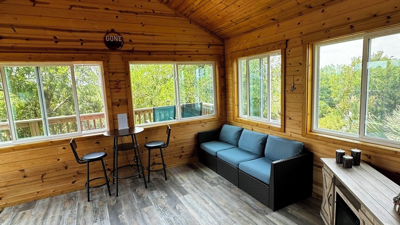 Photo of Livingroom in Refugio County