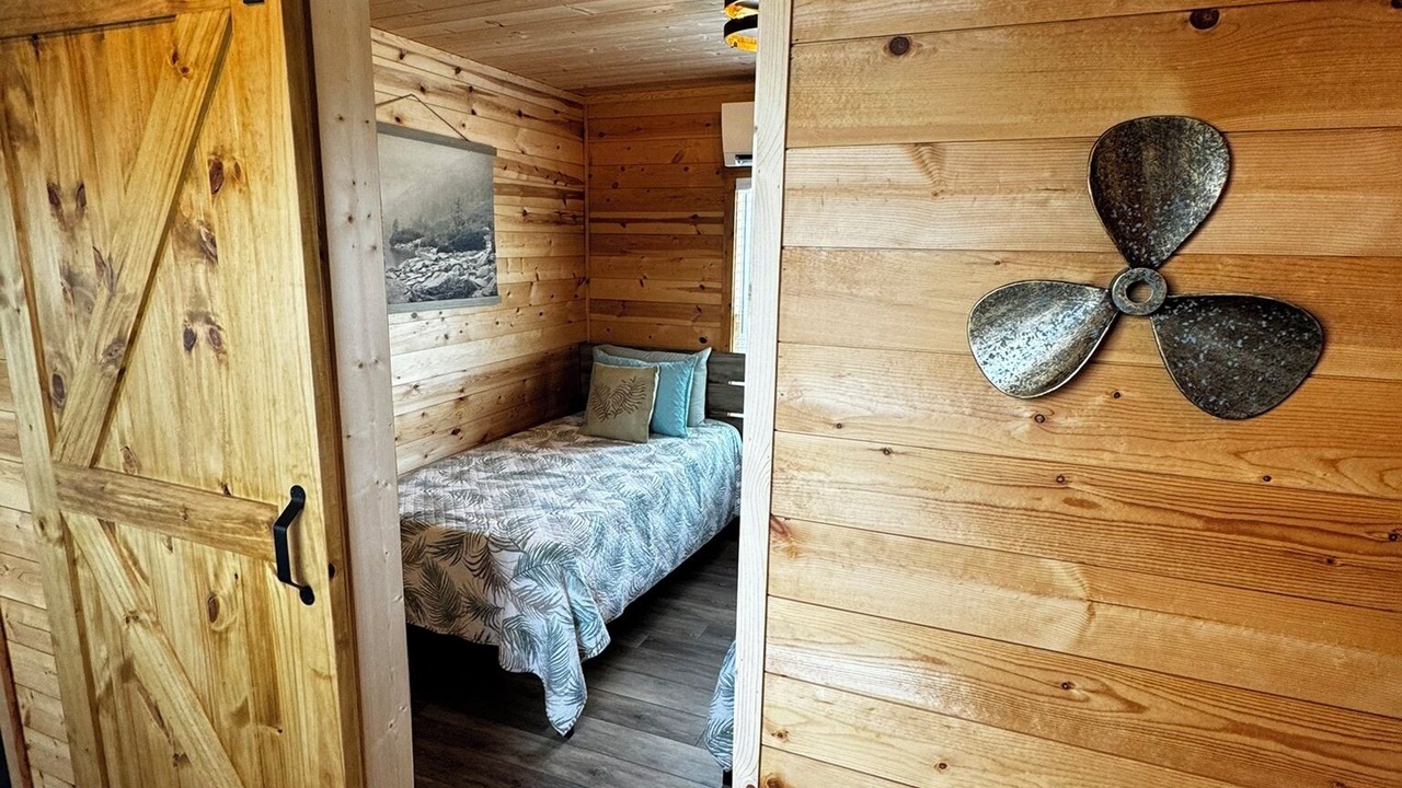 Photo of Bedroom in Refugio County