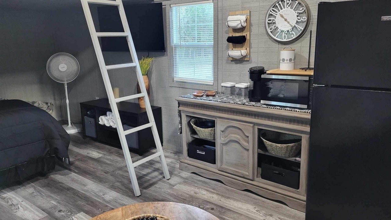 Photo of Bedroom in Scraper
