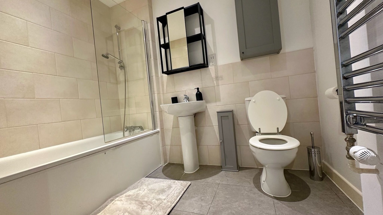 Photo of Bathroom in Eltham West