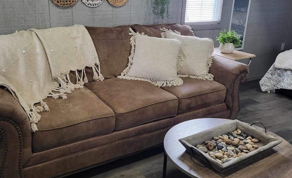 Photo of Livingroom in Proctor