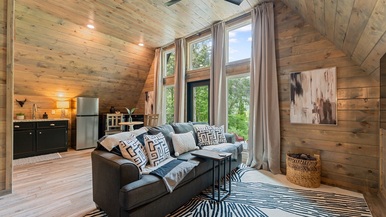 Photo of Livingroom in Jasper