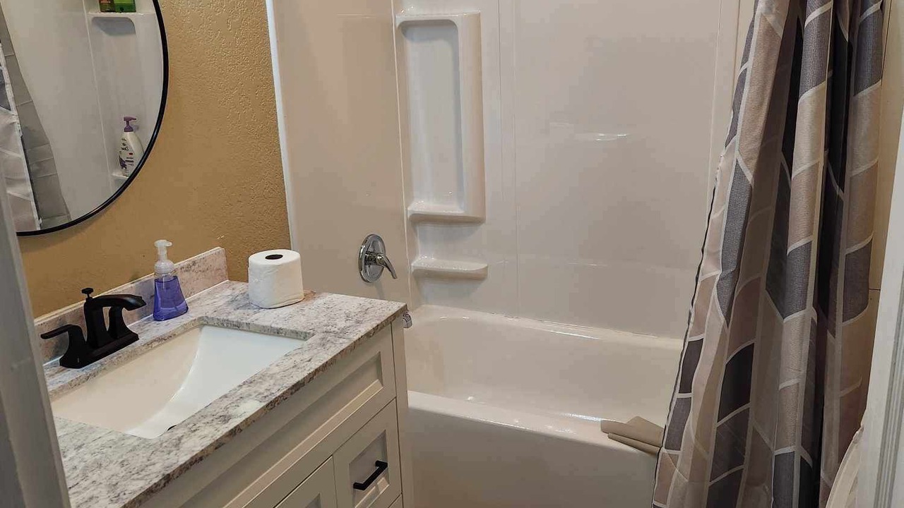 Photo of Bathroom in Poplar Bluff