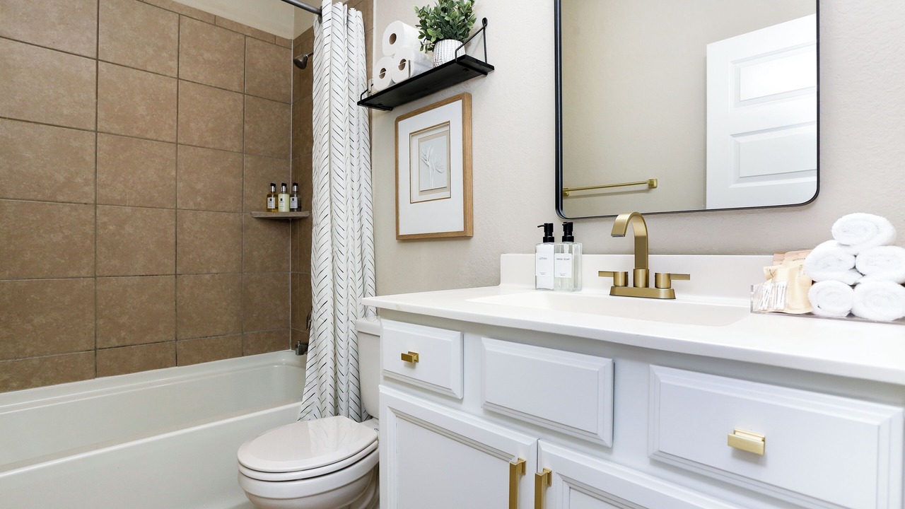 Photo of Bathroom in Encino Park
