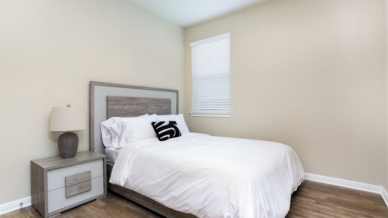 Photo of Bedroom in Encino Park