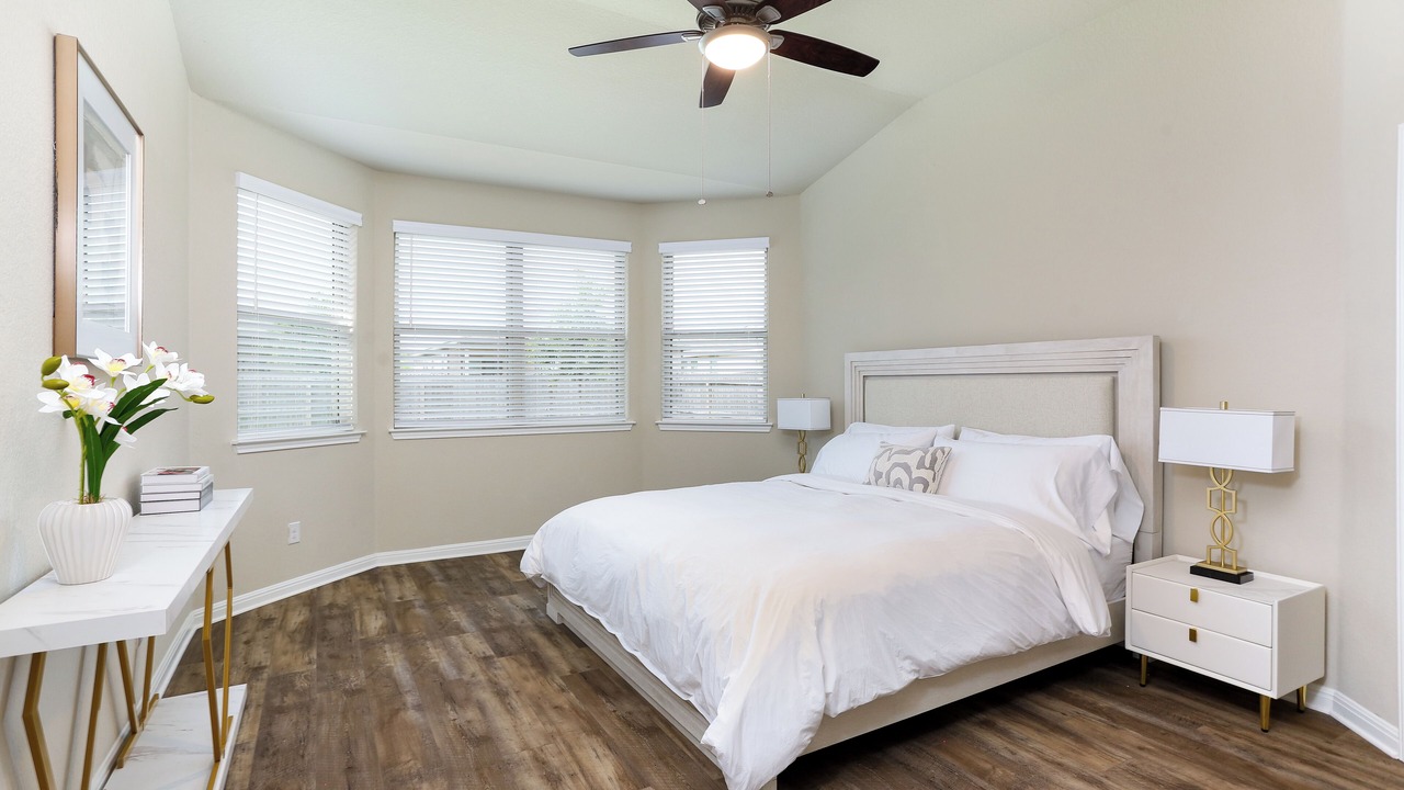 Photo of Bedroom in Encino Park