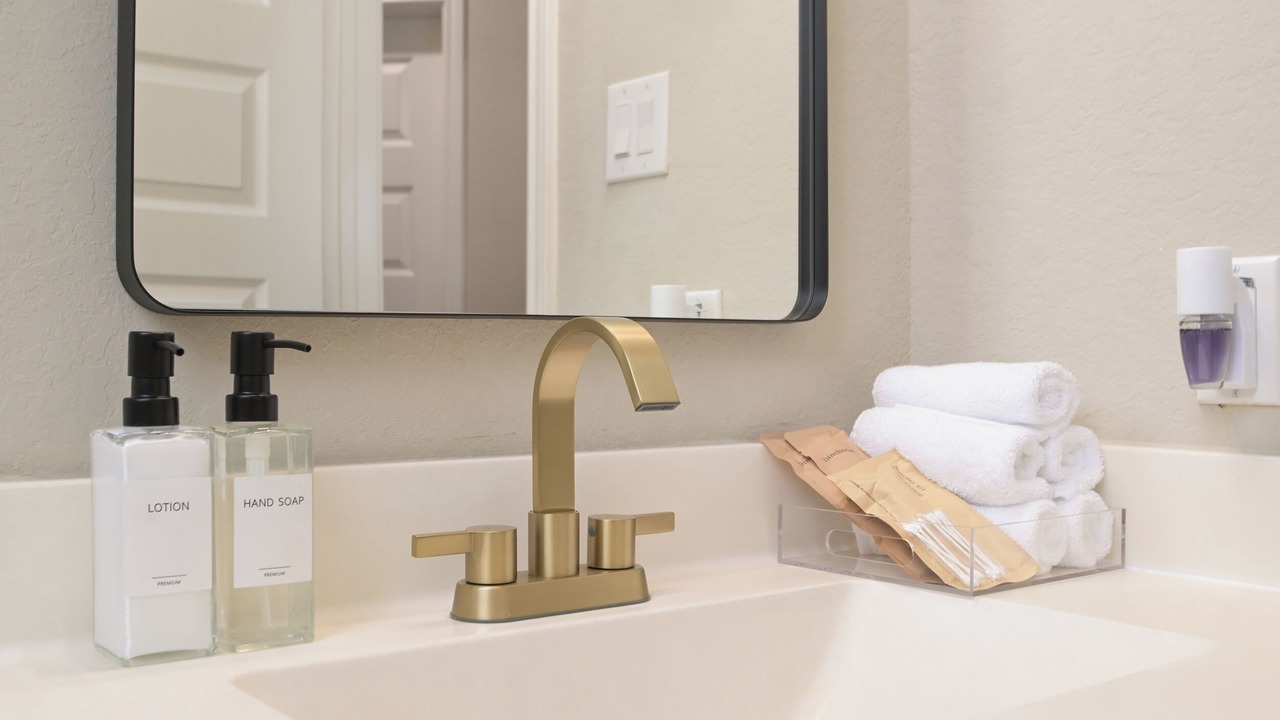 Photo of Bathroom in Encino Park