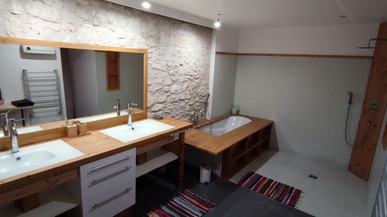 Photo of Bathroom in Laplume